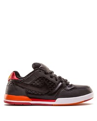 schwarze niedrige Sneakers von Nike