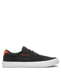 schwarze niedrige Sneakers von Nike