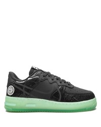 schwarze niedrige Sneakers von Nike