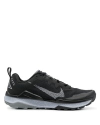 schwarze niedrige Sneakers von Nike