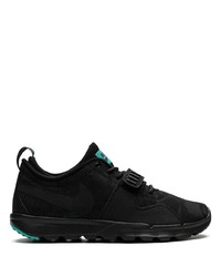 schwarze niedrige Sneakers von Nike