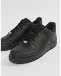 schwarze niedrige Sneakers von Nike