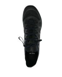 schwarze niedrige Sneakers von Arc'teryx