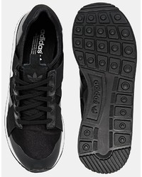 schwarze niedrige Sneakers von adidas