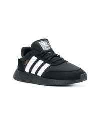 schwarze niedrige Sneakers von adidas