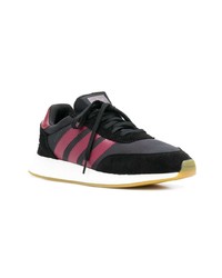 schwarze niedrige Sneakers von adidas