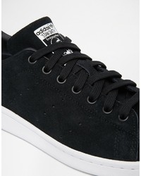 schwarze niedrige Sneakers von adidas