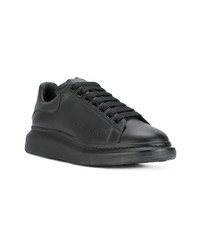 schwarze niedrige Sneakers von Alexander McQueen