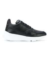 schwarze niedrige Sneakers von Alexander McQueen