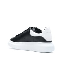 schwarze niedrige Sneakers von Alexander McQueen