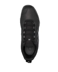 schwarze niedrige Sneakers von adidas