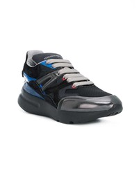 schwarze niedrige Sneakers von Alexander McQueen