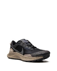 schwarze niedrige Sneakers von Nike