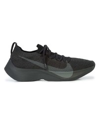 schwarze niedrige Sneakers von Nike