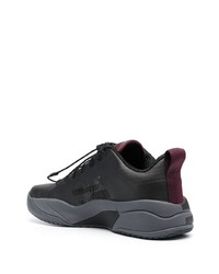 schwarze niedrige Sneakers von Brand Black