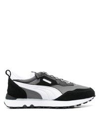 schwarze niedrige Sneakers von Puma