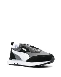 schwarze niedrige Sneakers von Puma