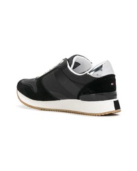 schwarze niedrige Sneakers von Tommy Hilfiger