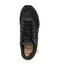 schwarze niedrige Sneakers von Brand Black