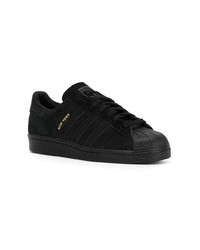 schwarze niedrige Sneakers von adidas