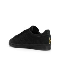 schwarze niedrige Sneakers von adidas