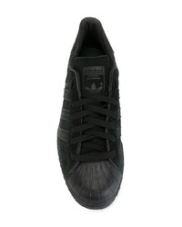 schwarze niedrige Sneakers von adidas