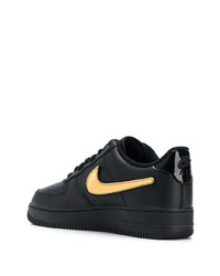 schwarze niedrige Sneakers von Nike