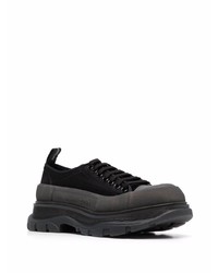 schwarze niedrige Sneakers von Alexander McQueen