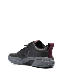 schwarze niedrige Sneakers von Brand Black