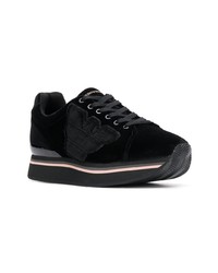 schwarze niedrige Sneakers von Emporio Armani