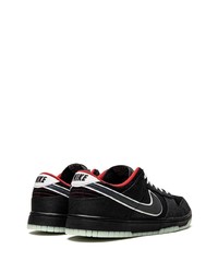 schwarze niedrige Sneakers von Nike