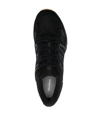 schwarze niedrige Sneakers von Salomon