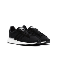 schwarze niedrige Sneakers von adidas