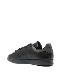 schwarze niedrige Sneakers von adidas