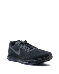 schwarze niedrige Sneakers von Nike