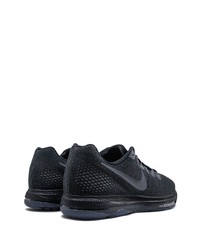 schwarze niedrige Sneakers von Nike