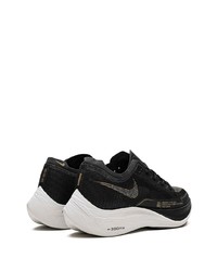 schwarze niedrige Sneakers von Nike