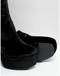 schwarze Overknee Stiefel aus Samt von Asos