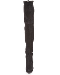 schwarze Overknee Stiefel aus Wildleder von Stuart Weitzman