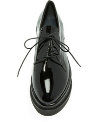 schwarze Oxford Schuhe von Stuart Weitzman