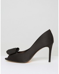 schwarze Pumps von Ted Baker