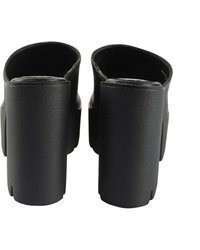 schwarze Pumps von Buffalo