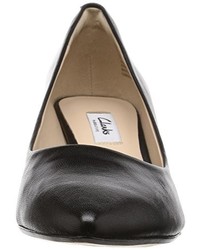 schwarze Pumps von Clarks