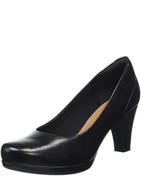 schwarze Pumps von Clarks