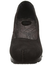 schwarze Pumps von Fly London