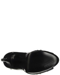 schwarze Pumps von GUESS