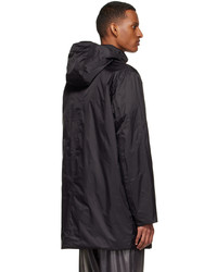 schwarze Regenjacke von Rains