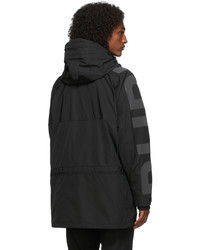 schwarze Regenjacke von Burberry