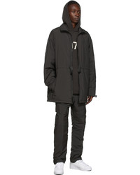 schwarze Regenjacke von Essentials