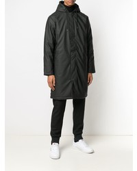 schwarze Regenjacke von Rains